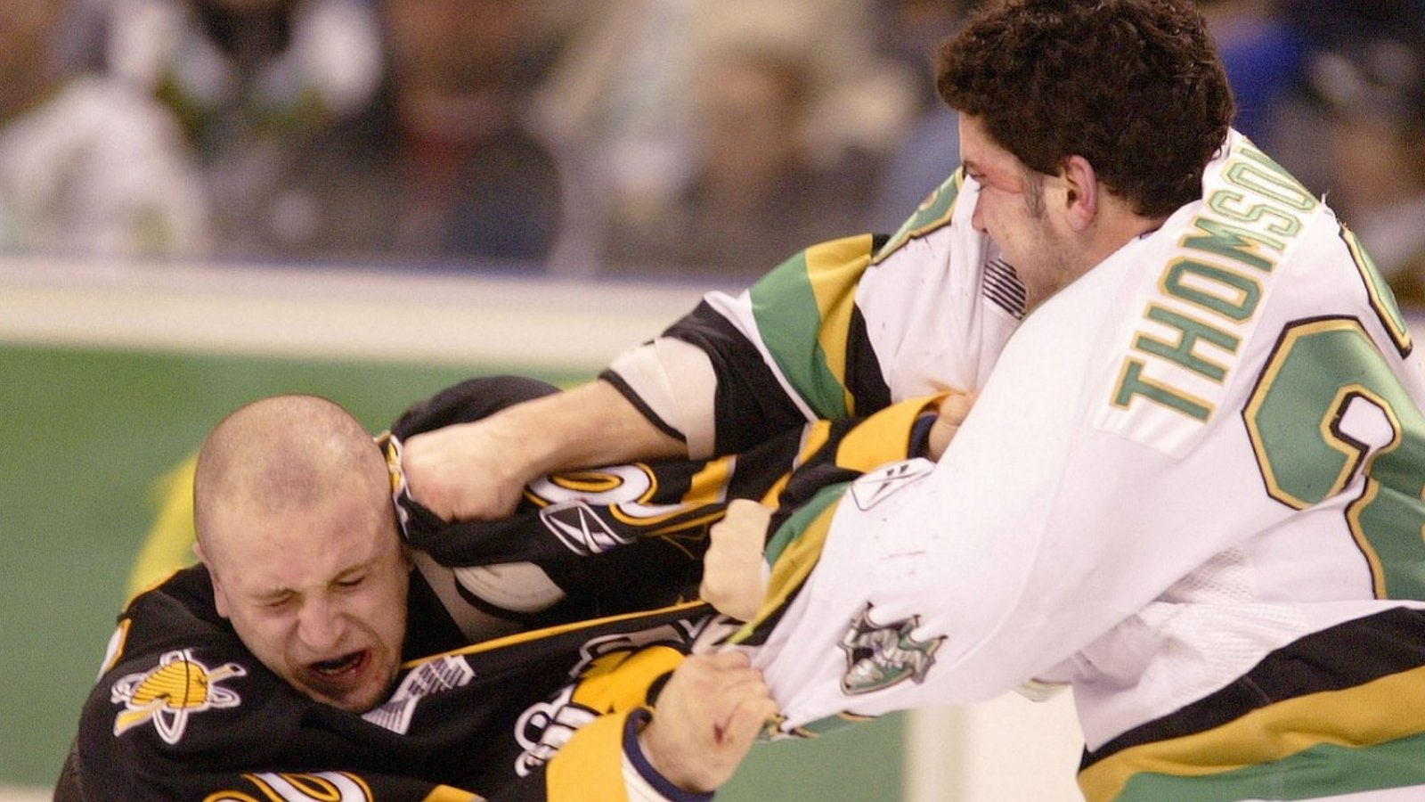 OHL and Memorial Cup Champion Kelly Thomson dies at 34.
