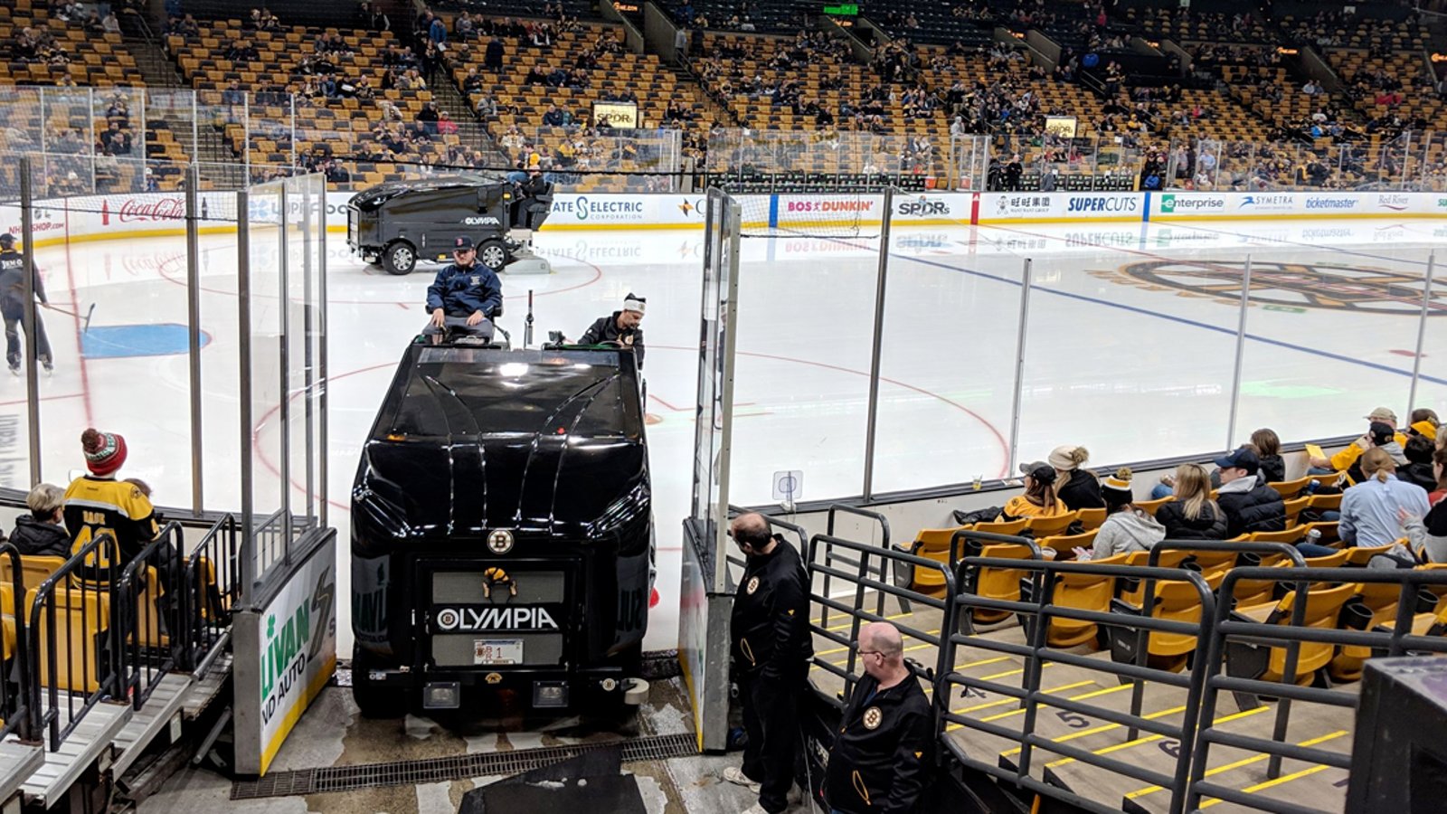 Blues GM Doug Armstrong rips into Bruins arena staff for not having ice ready for practice