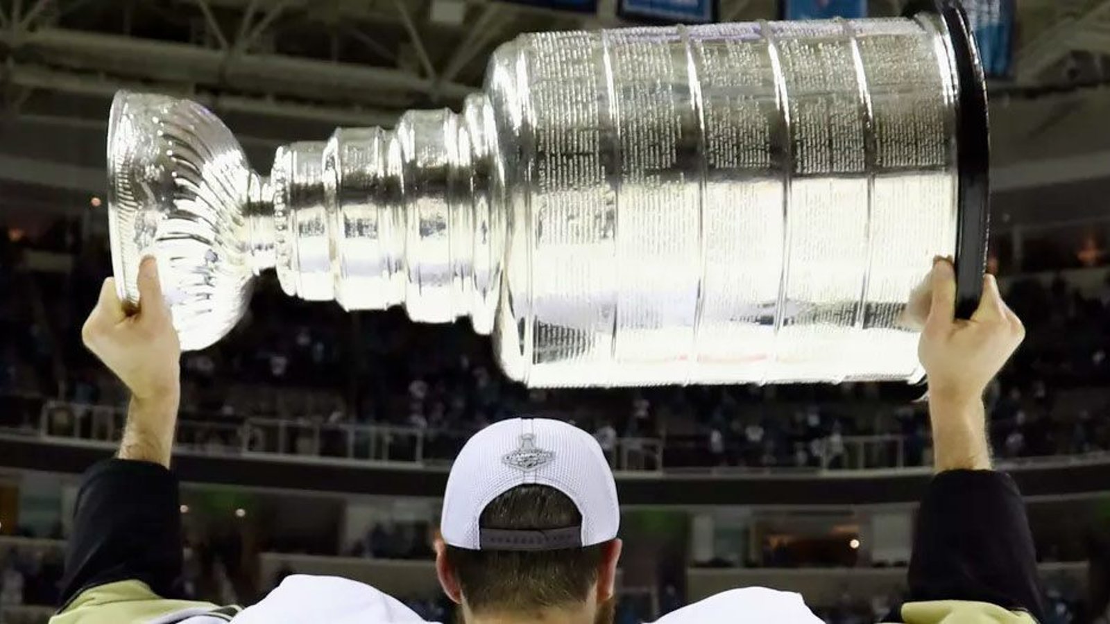 Breaking: Stanley Cup champion D-man retires after 11 NHL seasons! 