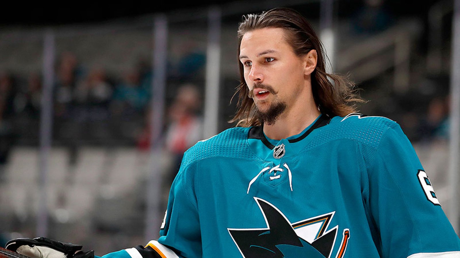 Sharks pull Karlsson out of lineup moments before puck drop for “personal reasons”