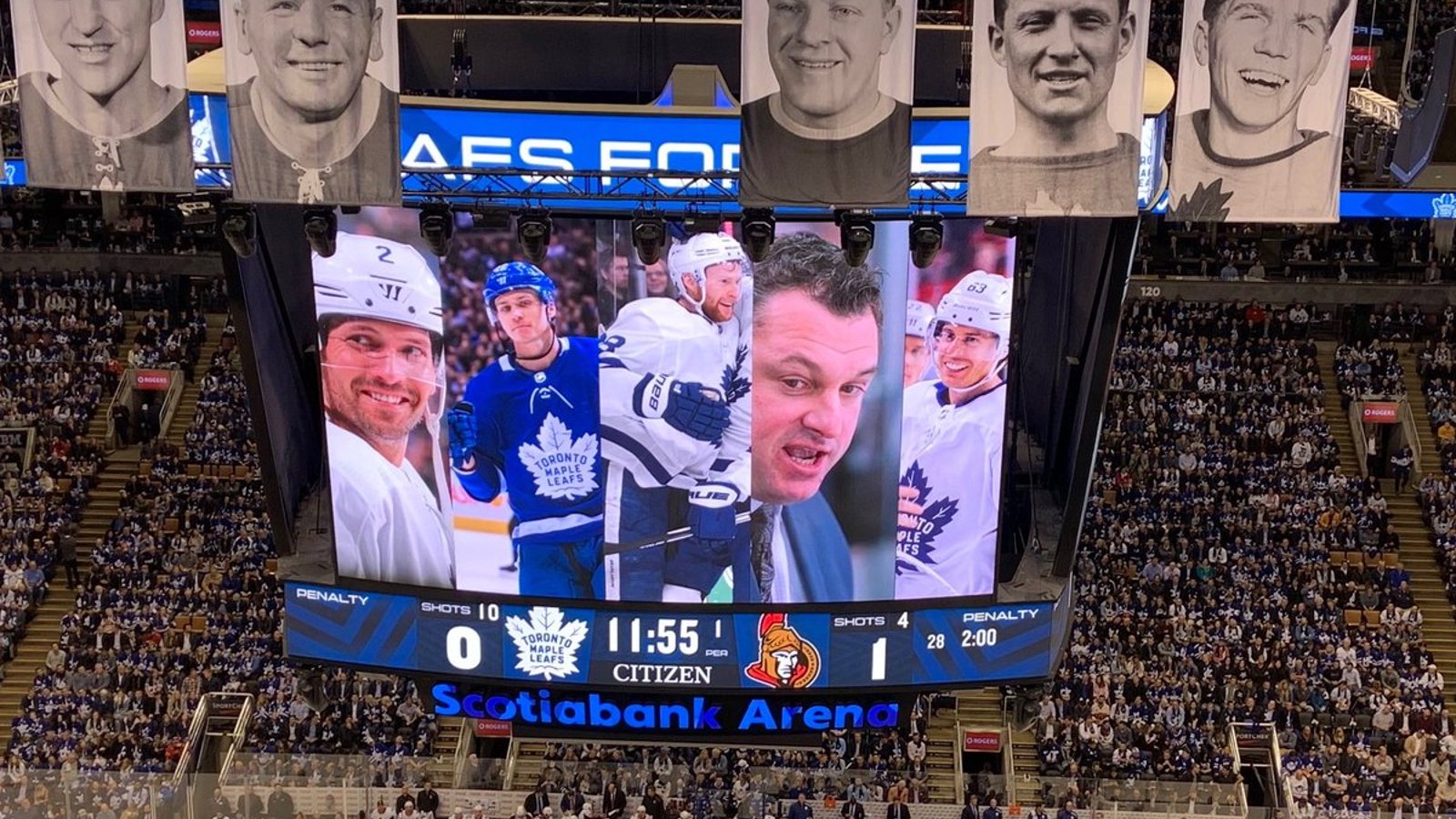 Former Leafs players now in Ottawa snub video tribute during season opener