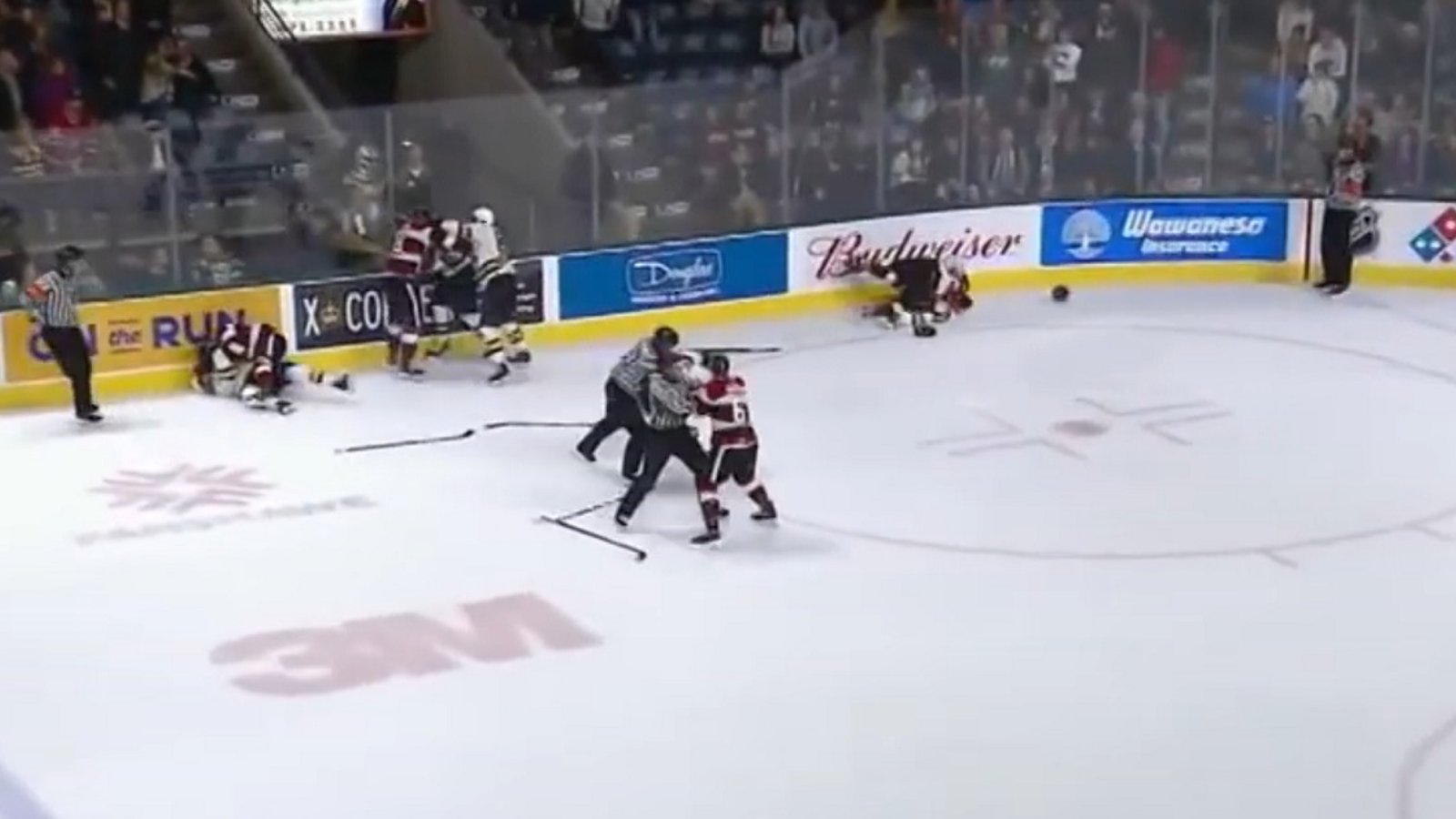 All out line brawl breaks out between the London Knights &amp; Ottawa 67s.