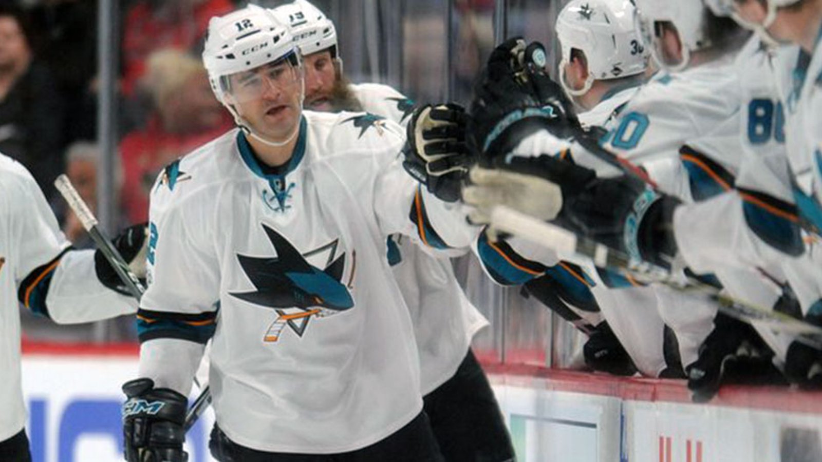Marleau scores two goals in his return to Sharks