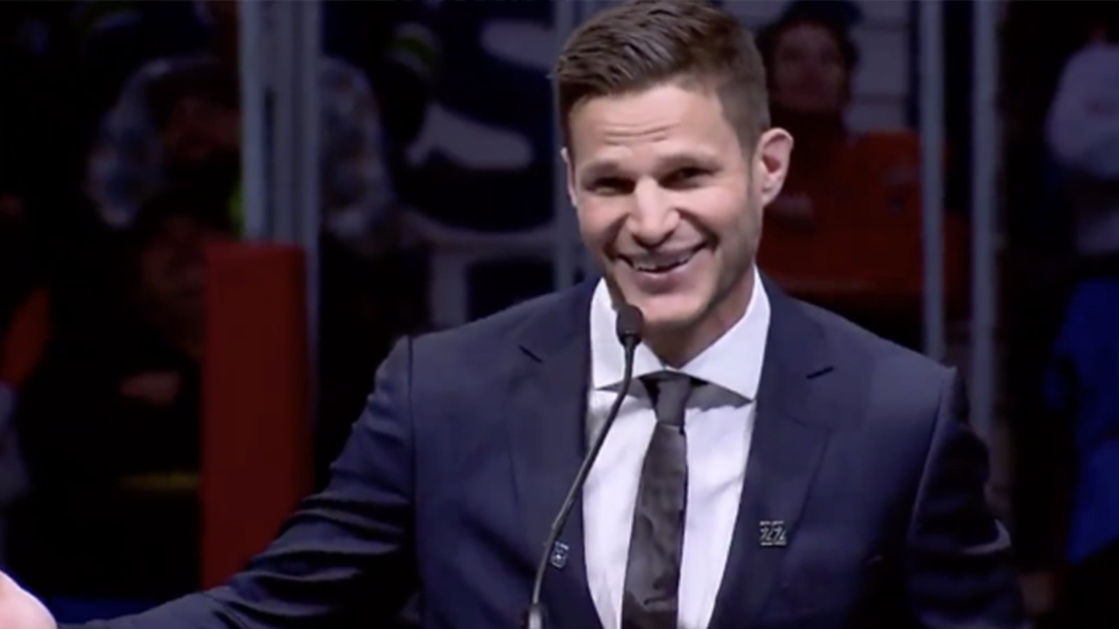 Bieksa steals the show with incredible roast at Sedins retirement ceremony
