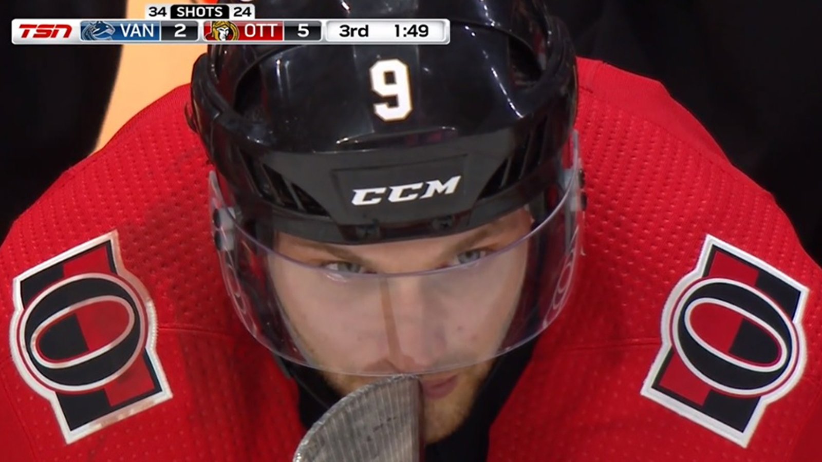 Bobby Ryan tears up on the bench as Sens fans chant his name