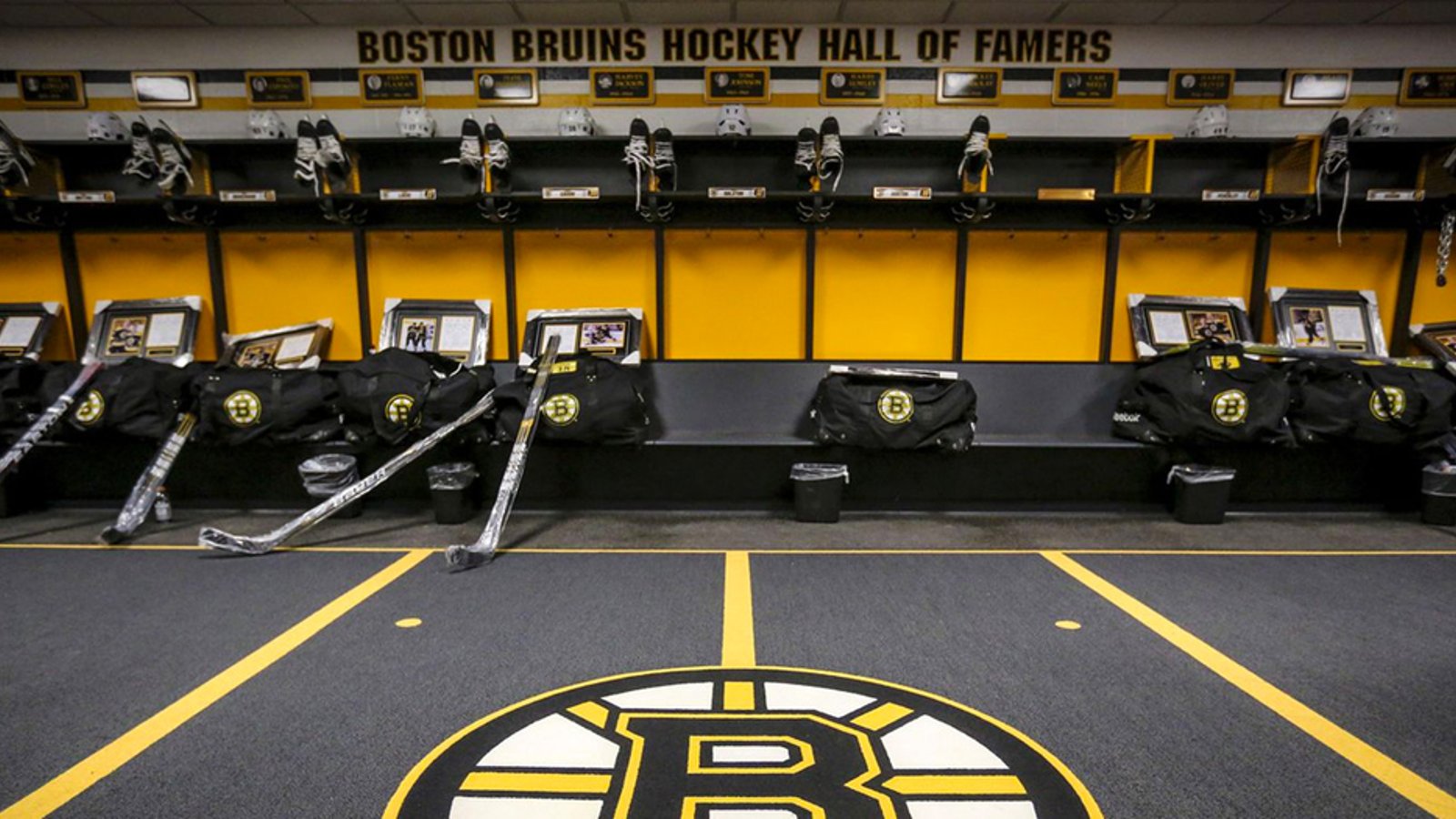 NHL bans reporters from locker rooms due to coronavirus fears
