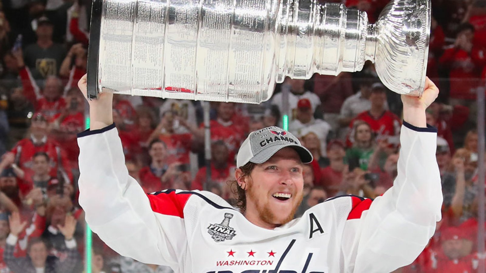 Backstrom signs historic deal with Capitals