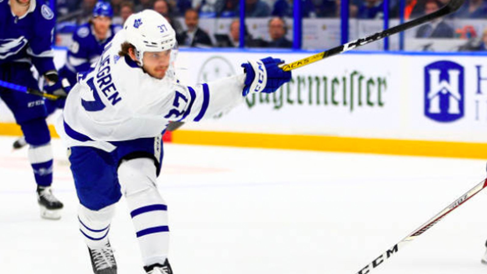 Leafs drop rookie Liljegren, replace him with Hollowell