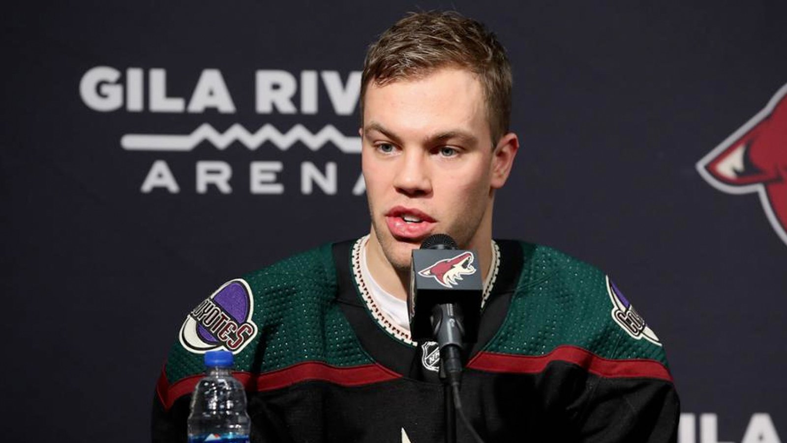 Report: Taylor Hall negotiating new contract with Coyotes