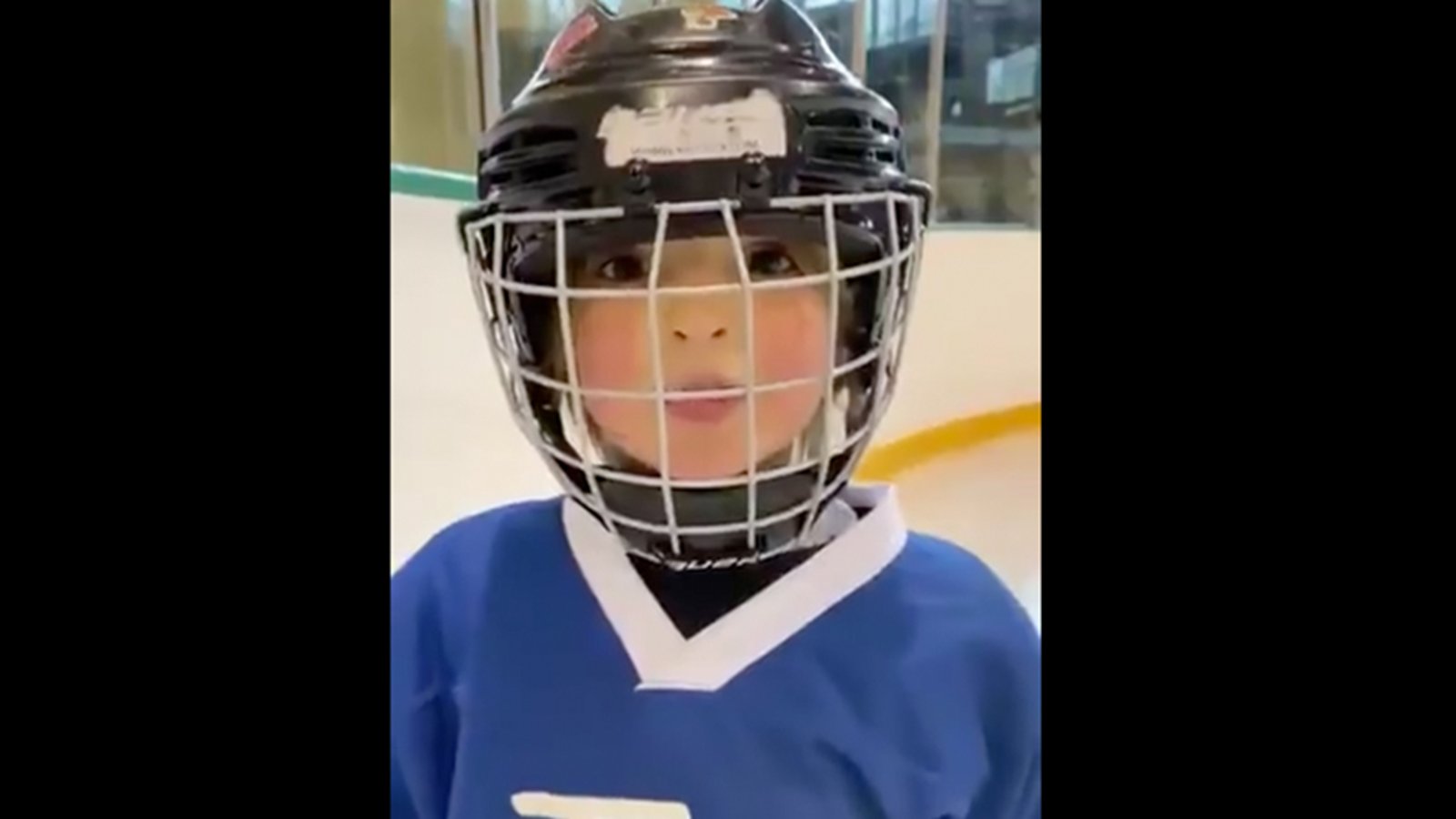Eric Lindros' daughter Sophie gives the cutest skating lesson you'll ever see