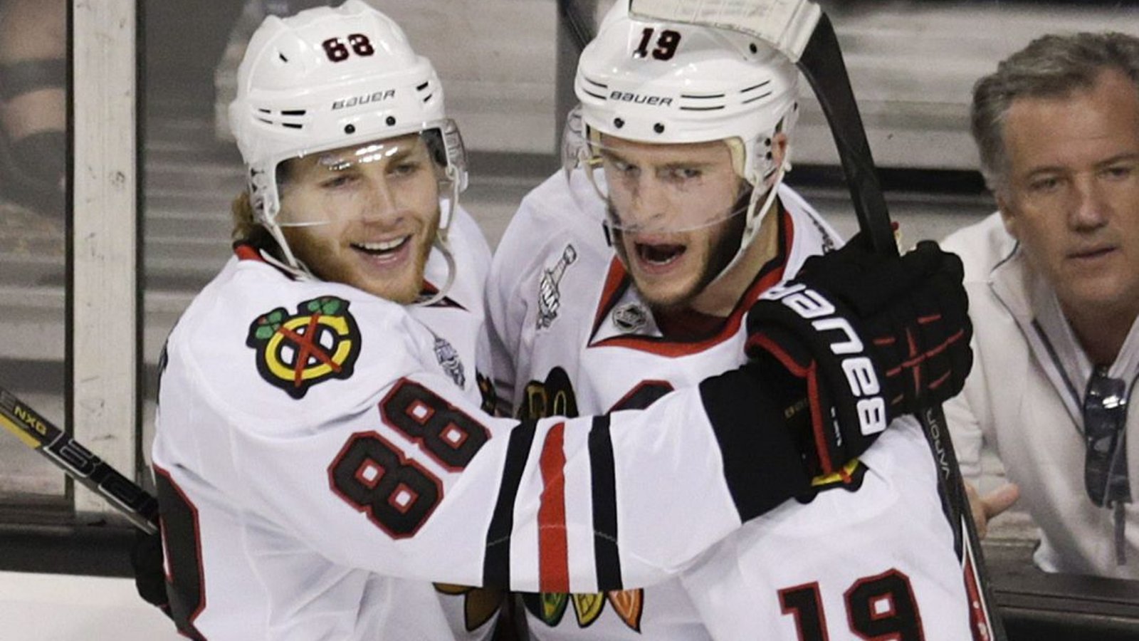 Patrick Kane reveals what teammates told Toews as he’s forced to miss season 