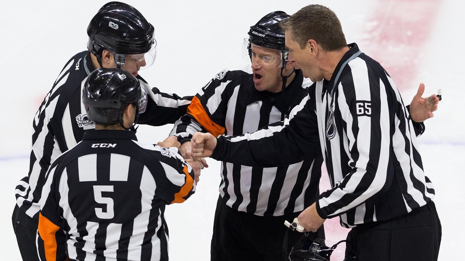 Major officiating screw up in the NHL on Superbowl Sunday.