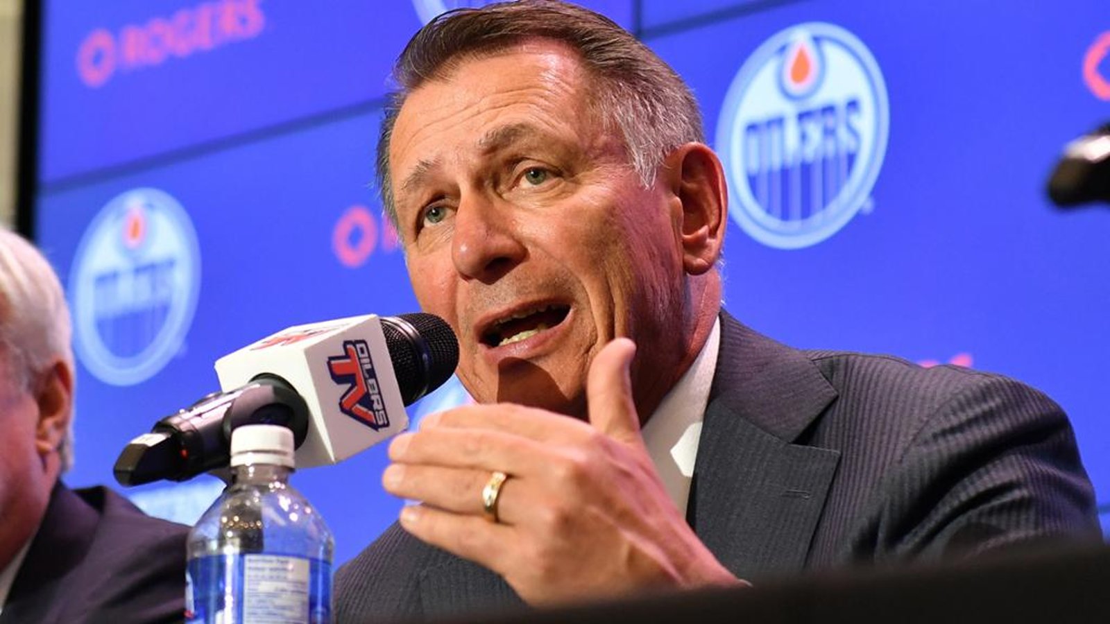 Oilers GM Holland hints at blockbuster trade in press conference 