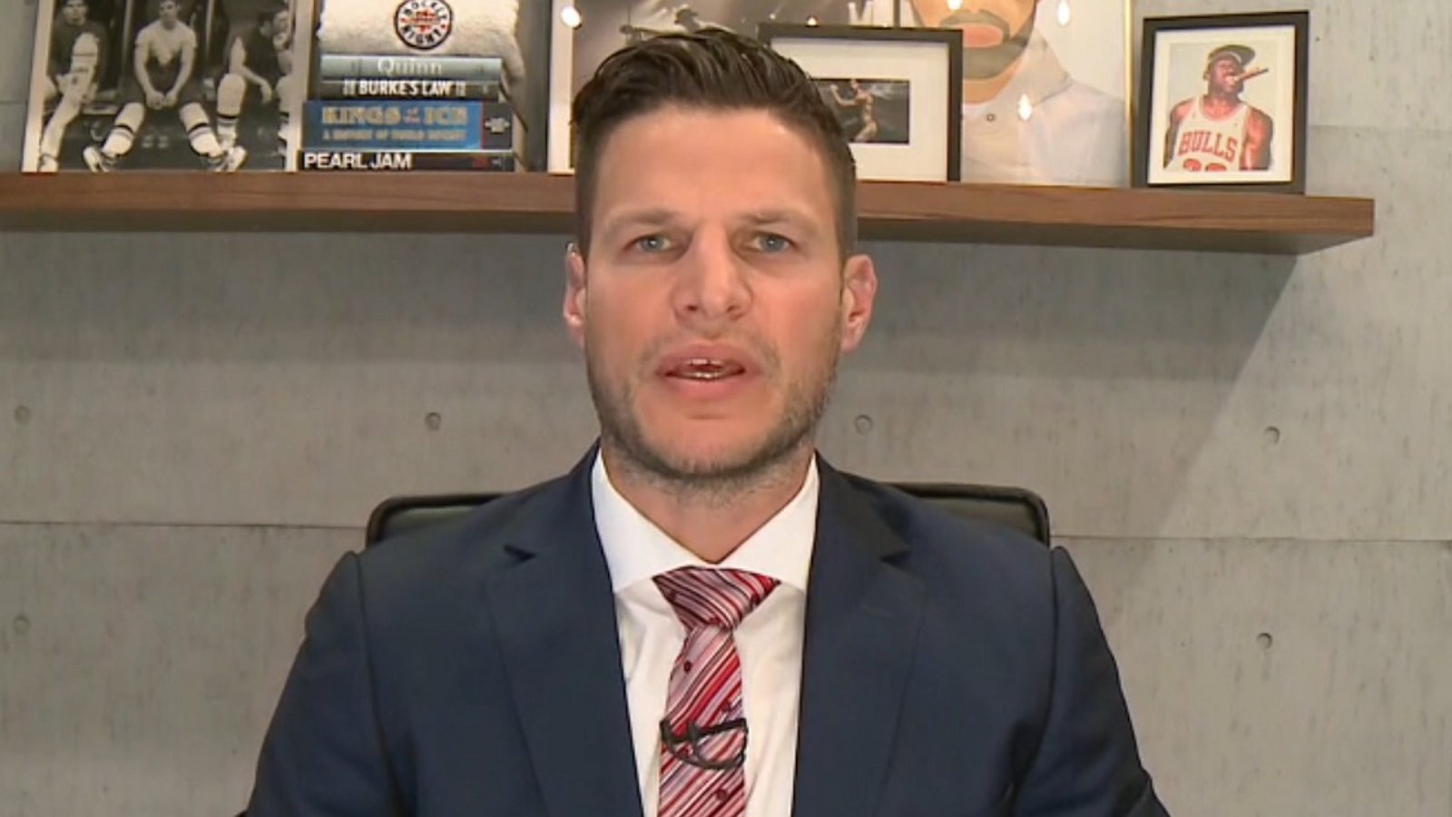 Kevin Bieksa steps up his game with 3 hilarious photos on HNIC.