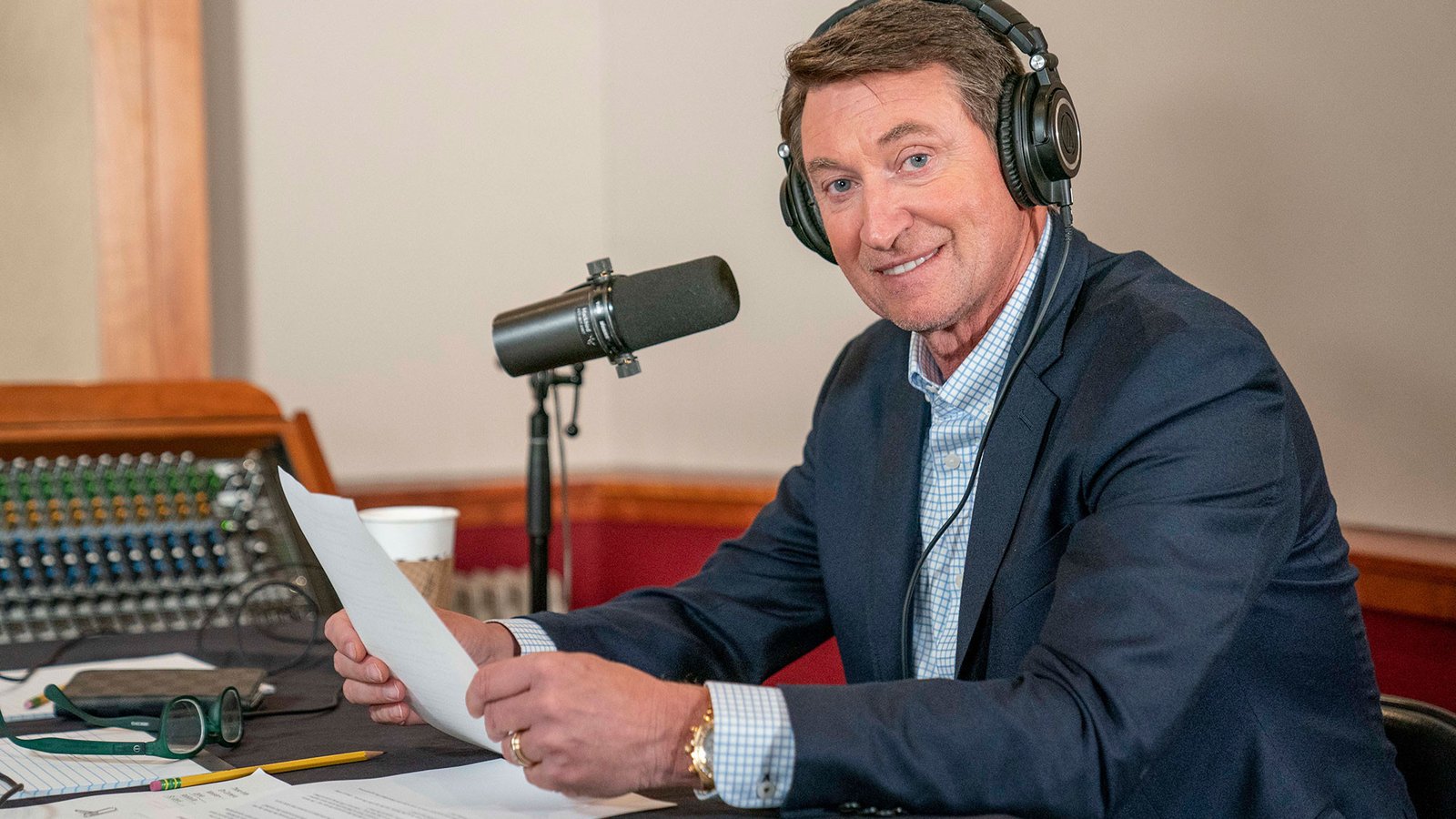 Wayne Gretzky already lands new NHL job!