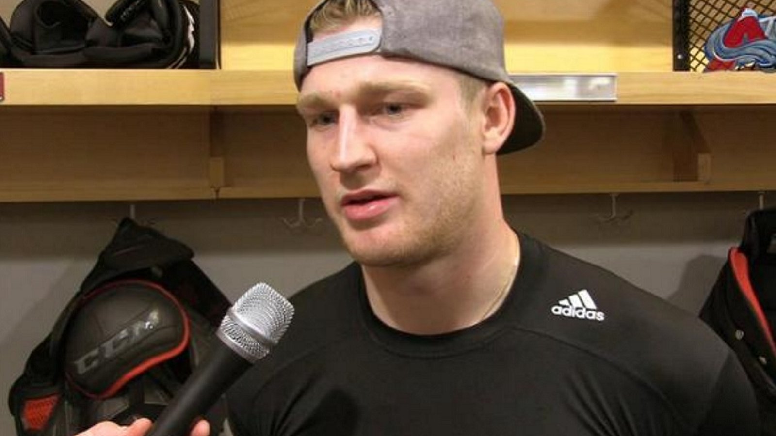 Video: Nathan MacKinnon baffled by question from reporter that