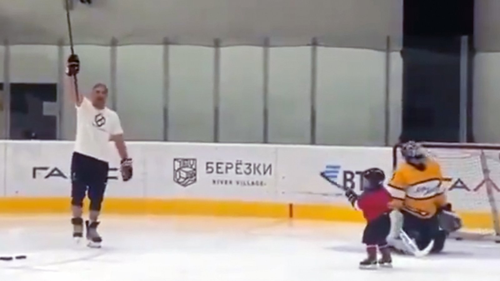 Sergei Ovechkin (2036 NHL Draft Eligible) rockets home a one-timer from the slot
