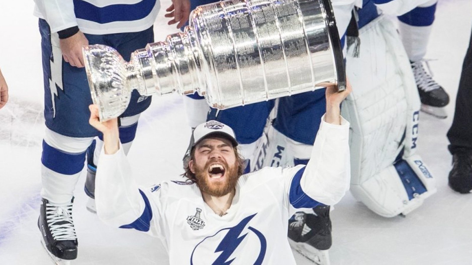 Lightning sign Brayden Point to an eight year monster contract