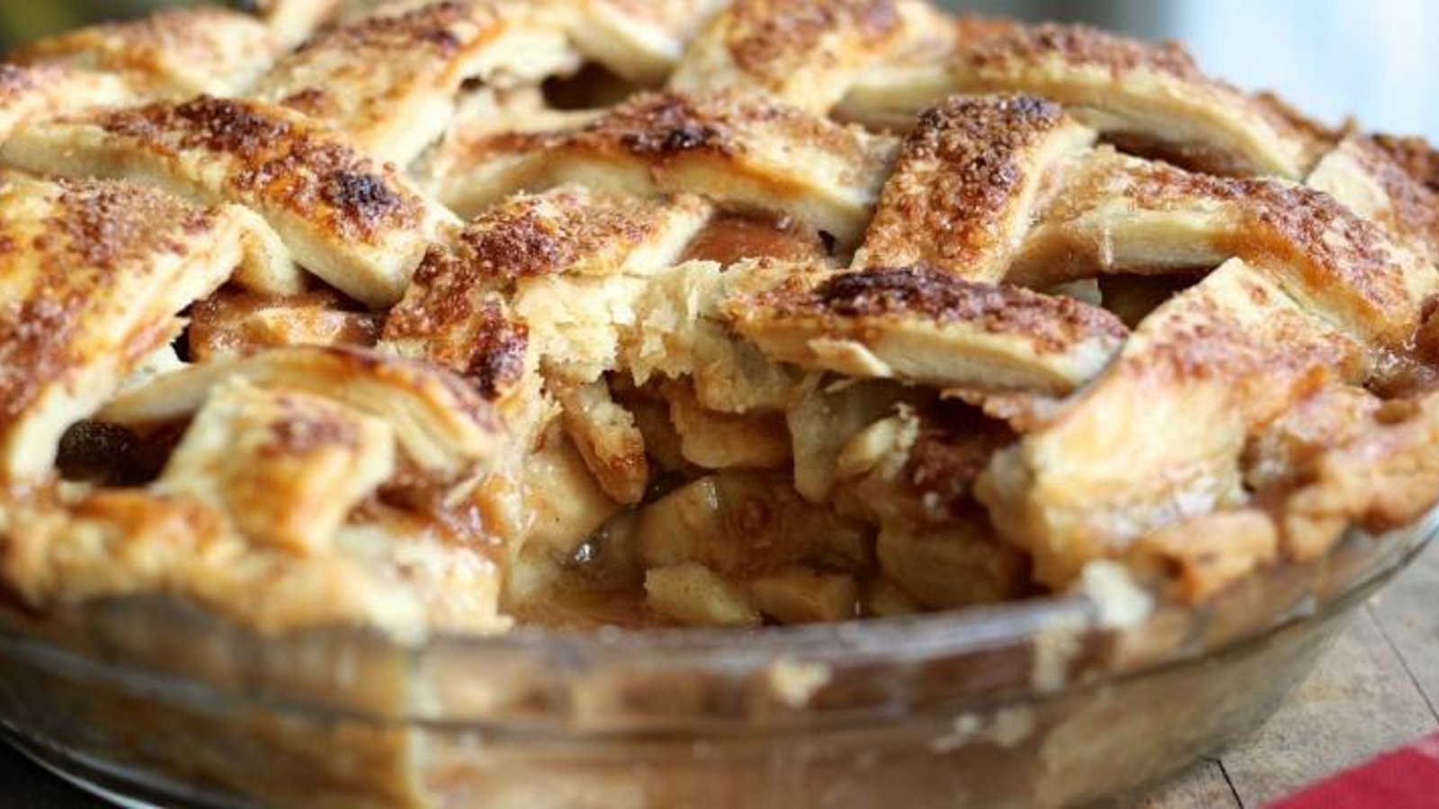 Une simple tarte aux pommes au caramel peut facilement voler la vedette !