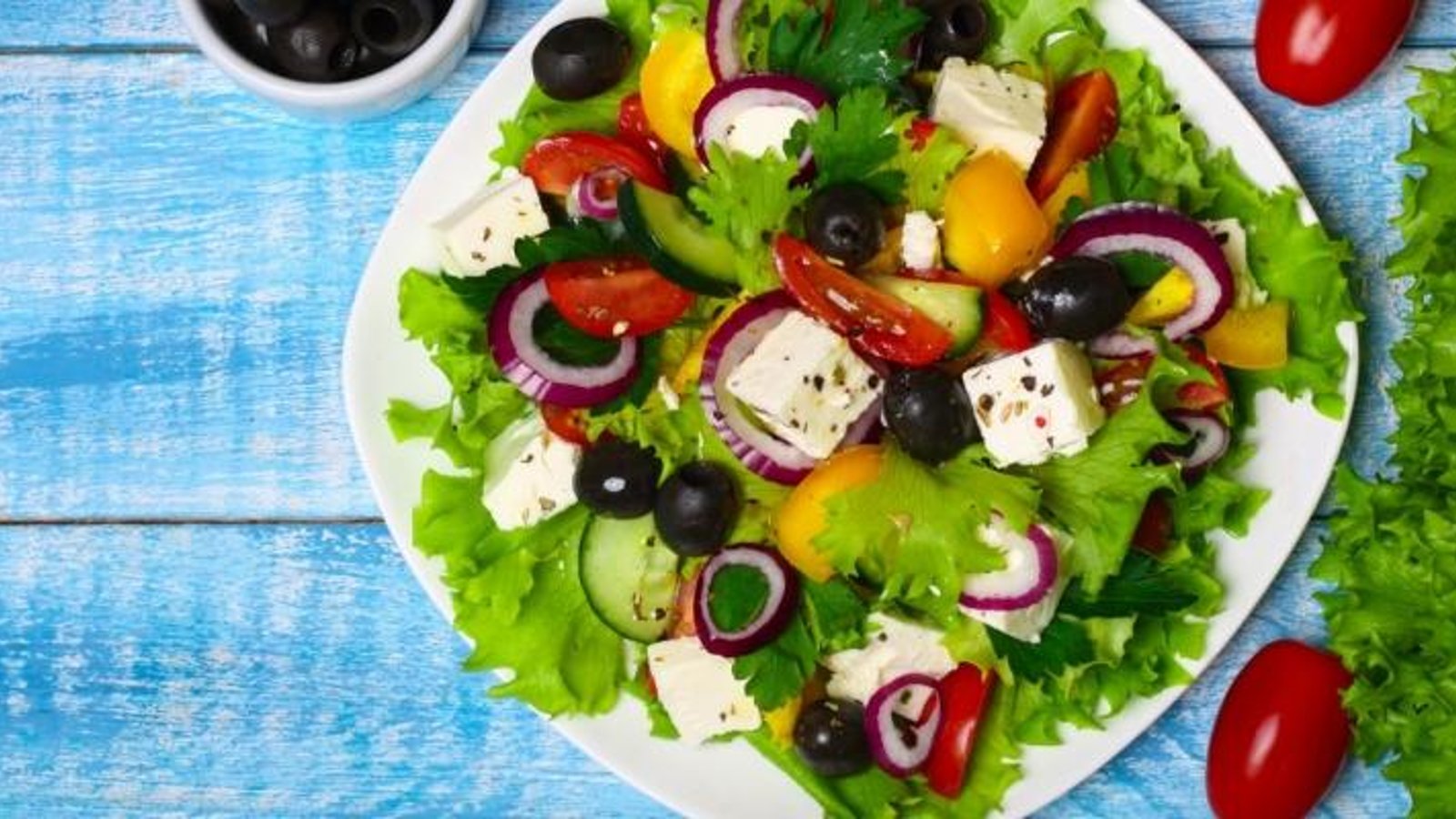 Cuisinez-la à la grecque...Voici une salade tout à fait irrésistible