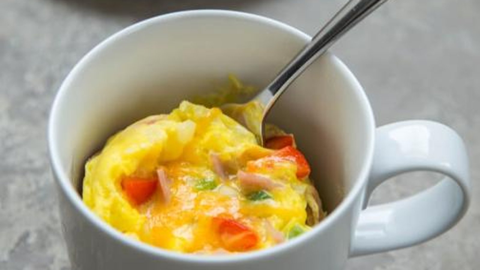Une omelette Western en 60 secondes... C'est possible et c'est délicieux!