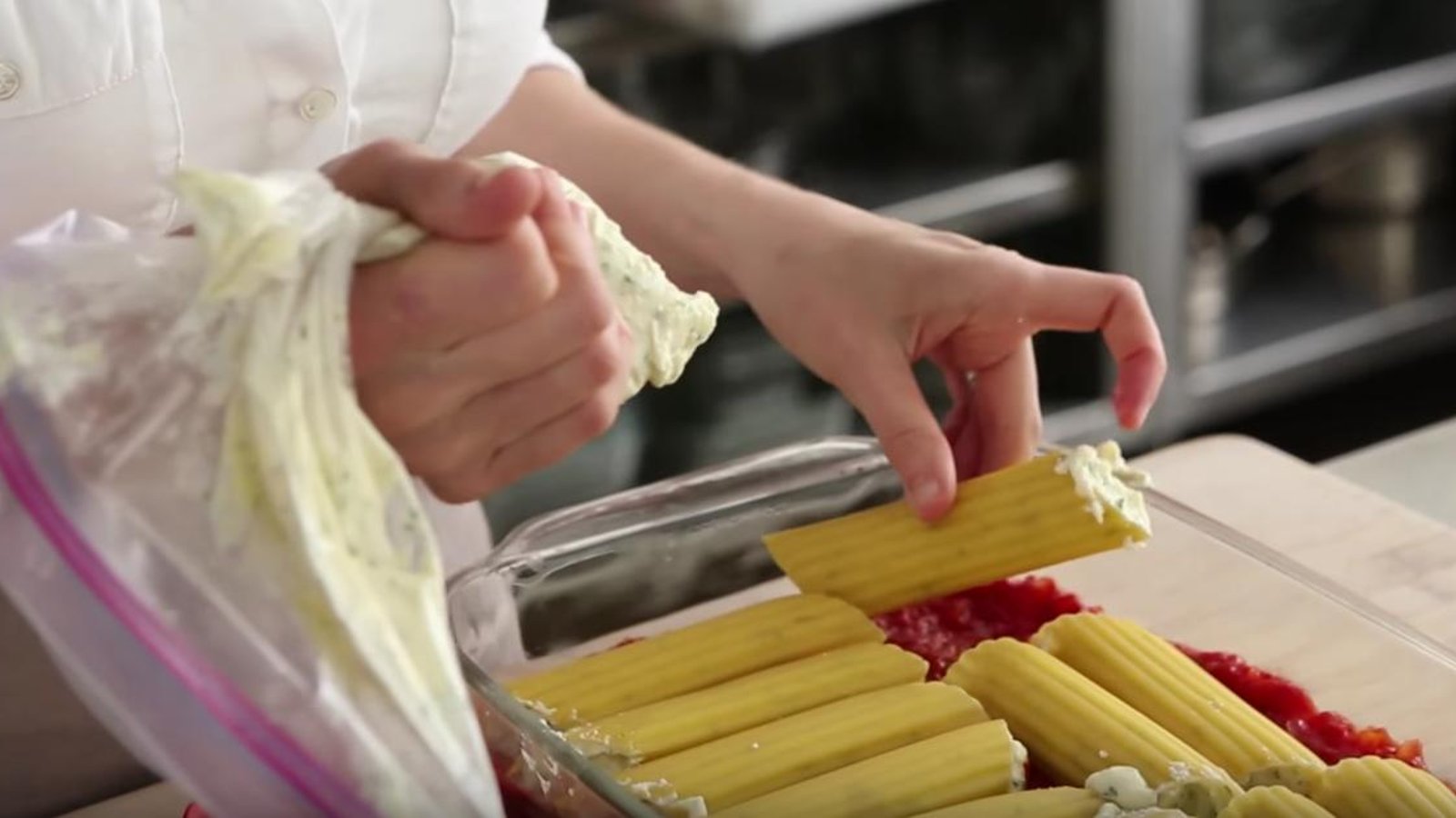 Manicotti FARCI au fromage... Un plat facile et rapide qui ne demande pas votre présence!