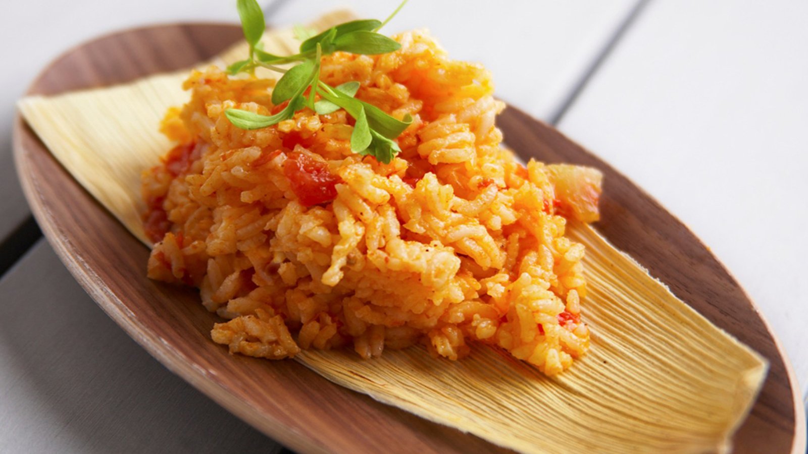 Avec une petite canne de jus de tomate, réalisez le meilleur riz mexicain que vous aurez mangé!