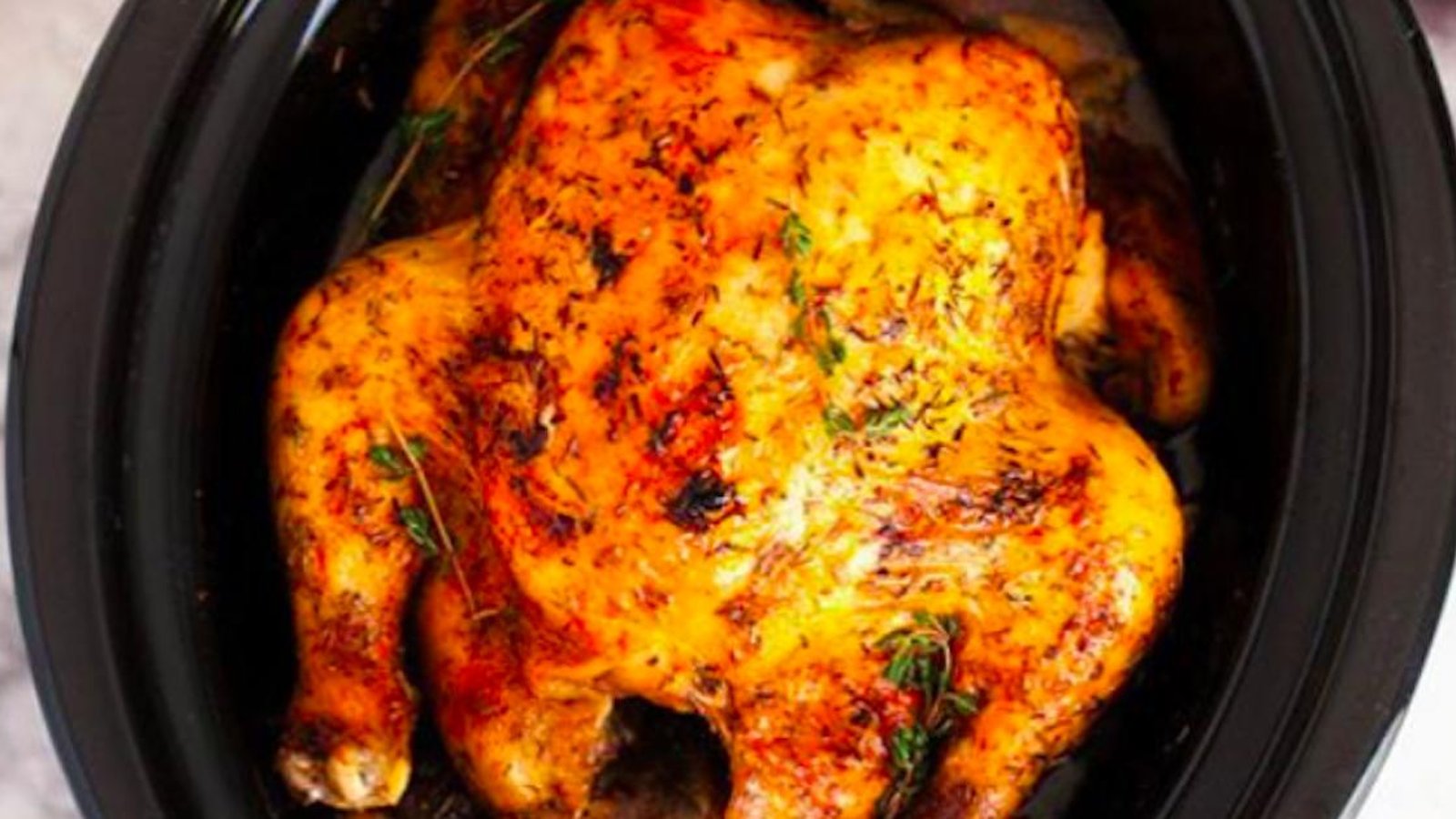 Scopri come preparare il miglior pollo arrosto del mondo nella tua pentola a cottura lenta
