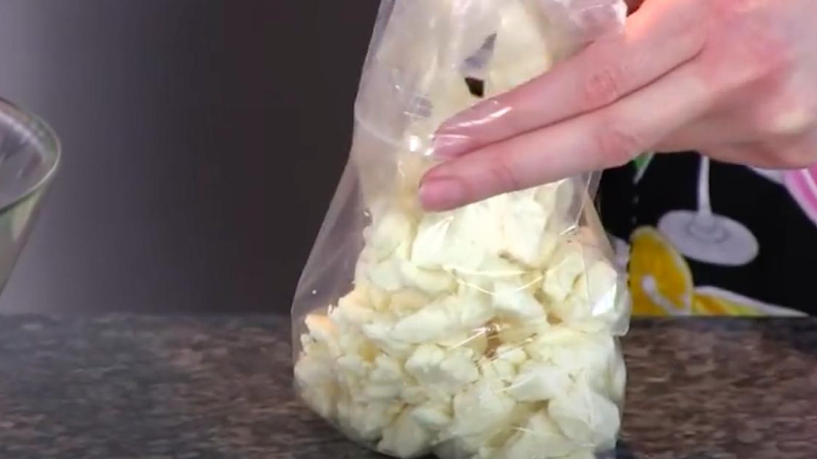 Comment redonner son « skouik-skouik » a du fromage en grains qui est allé au frigo