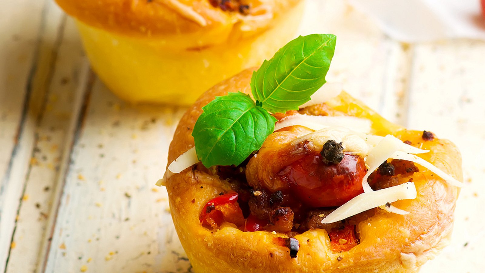 Mini pizzas-muffins faciles à réaliser: un vrai régal!