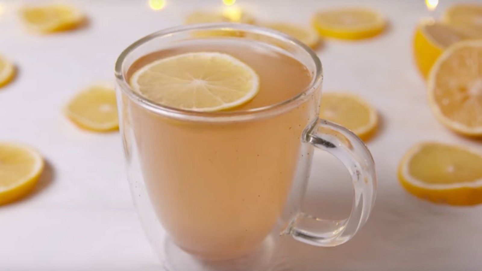 Combattez les excès des fêtes avec cette limonade chaude et épicée