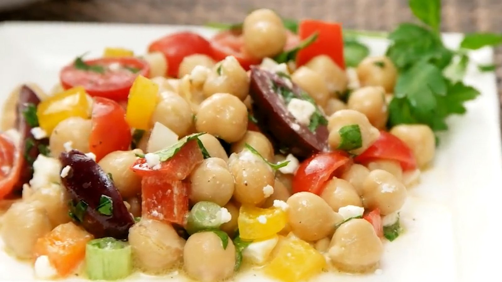 Salade grecque aux pois chiches - 5 ingredients 15 minutes