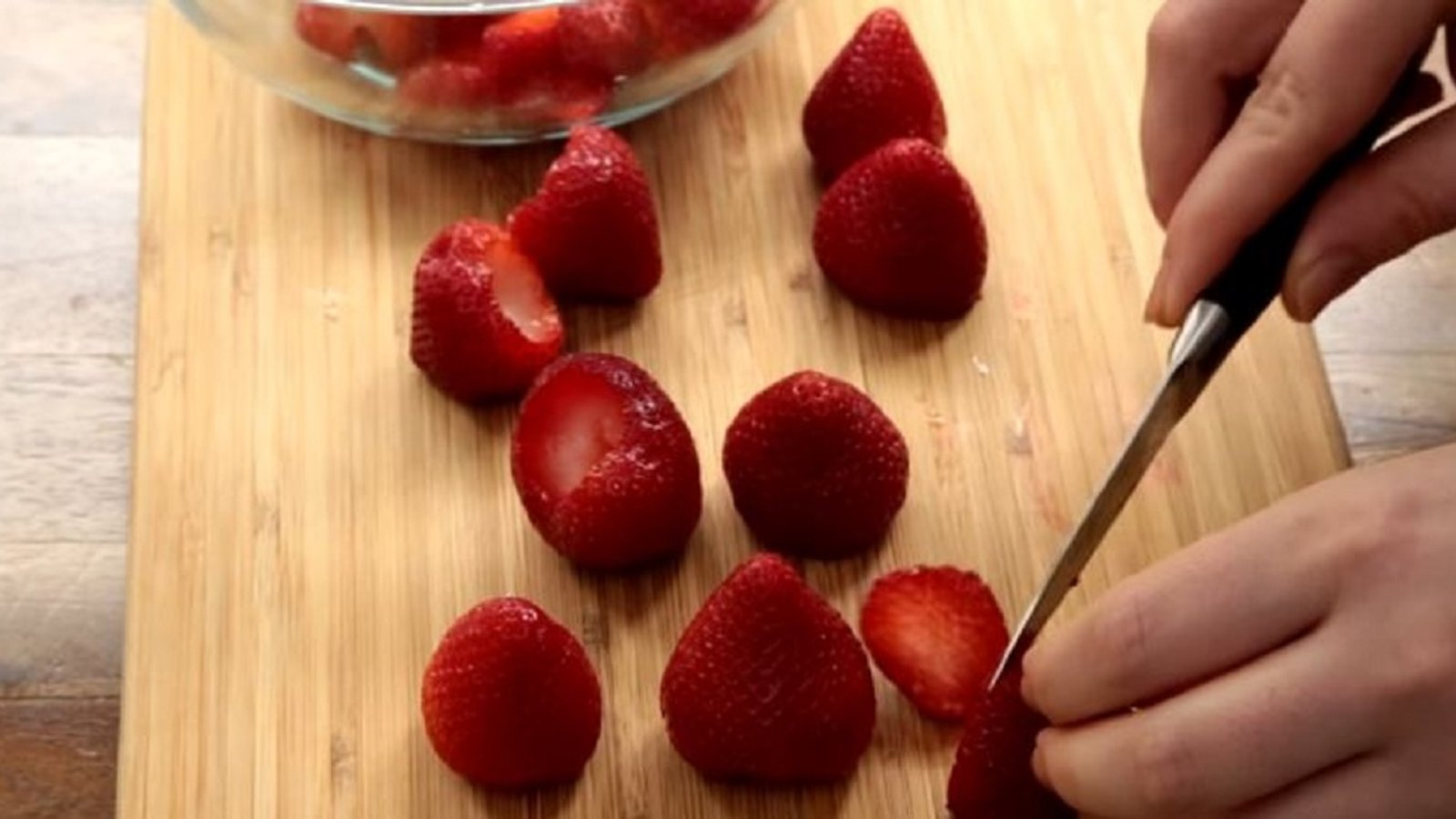Cette recette vous permettra d'apprêter vos fraises d'une toute nouvelle façon