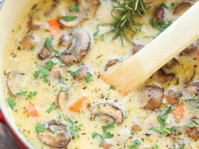 Du réconfort dans un bol:  une soupe crémeuse au poulet et champignons 